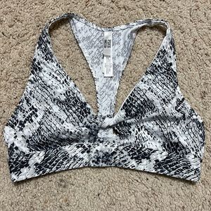 Victoria’s Secret PINK sports bra